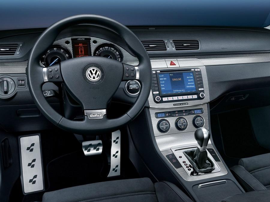  Volkswagen Passat R36 2006 года  (фото 2 из 13)